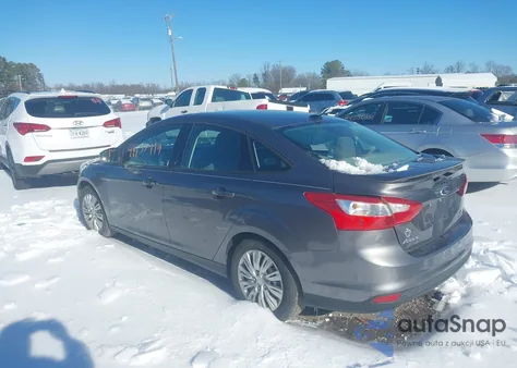 2013 Ford Focus Se z USA, uszkodzony, nr VIN 1FADP3F29DL155213